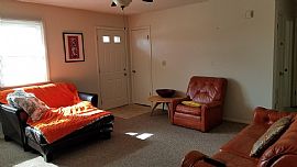 2 Beds 1 Bath in Le Roy, IL (Photo 3 of 4)