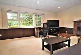1121 Westbriar Dr Ne, Vienna, Va 22180 5 Beds 3 Baths in Vienna, VA (Photo 2 of 10)