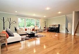 1121 Westbriar Dr Ne, Vienna, Va 22180 5 Beds 3 Baths in Vienna, VA (Photo 3 of 10)