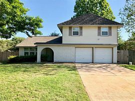 A Beautiful 4 Bedroom Apartment, with 2 Bathrooms in Houston, TX