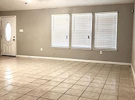 A Beautiful 4 Bedroom Apartment, with 2 Bathrooms in Houston, TX (Photo 5 of 10)