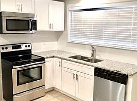 A Beautiful 4 Bedroom Apartment, with 2 Bathrooms in Houston, TX (Photo 6 of 10)