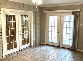 A Beautiful 4 Bedroom Apartment, with 2 Bathrooms in Houston, TX (Photo 9 of 10)