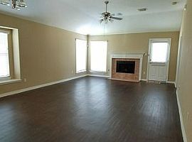 8722 Sandusky Ct, Tomball, Tx 77375 3 Beds 2 Baths 1,583 Sqft in Tomball, TX (Photo 3 of 8)