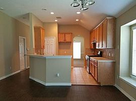 8722 Sandusky Ct, Tomball, Tx 77375 3 Beds 2 Baths 1,583 Sqft in Tomball, TX (Photo 4 of 8)
