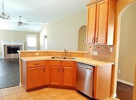 8722 Sandusky Ct, Tomball, Tx 77375 3 Beds 2 Baths 1,583 Sqft in Tomball, TX (Photo 5 of 8)