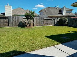 8722 Sandusky Ct, Tomball, Tx 77375 3 Beds 2 Baths 1,583 Sqft in Tomball, TX (Photo 7 of 8)