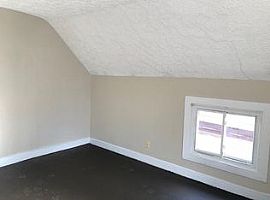 1513 Garrard St, Covington, Ky 41011 Rent $500 and Dep $500 in Covington, KY (Photo 4 of 8)