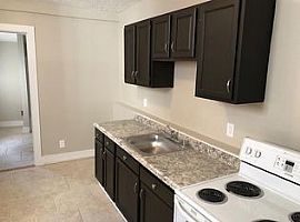 1513 Garrard St, Covington, Ky 41011 Rent $500 and Dep $500 in Covington, KY (Photo 5 of 8)