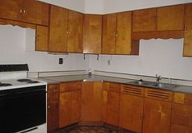 2228 W 7th St, Muncie, in 47302 Rent $500  and Dep $500 in Muncie, IN (Photo 3 of 9)