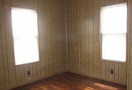 2228 W 7th St, Muncie, in 47302 Rent $500  and Dep $500 in Muncie, IN (Photo 4 of 9)