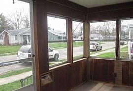 2228 W 7th St, Muncie, in 47302 Rent $500  and Dep $500 in Muncie, IN (Photo 7 of 9)