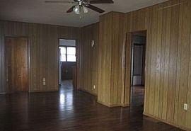 2228 W 7th St, Muncie, in 47302 Rent $500  and Dep $500 in Muncie, IN (Photo 8 of 9)