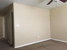 7904 Oakdale Ln, Indianapolis, in 46214 Rent$800 Anddep$800 in Indianapolis, IN (Photo 6 of 7)