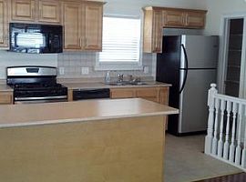 2027 Broadway St, Indianapolis, in 46202 5 Beds 4 Baths in Indianapolis, IN (Photo 2 of 10)