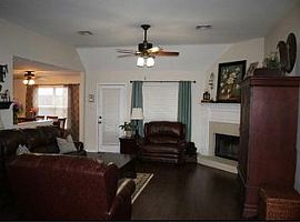 2524 Wilshire Dr, Temple, Tx 76502 3 Beds 2 Baths 1,739 Sqft in Temple, TX (Photo 2 of 8)