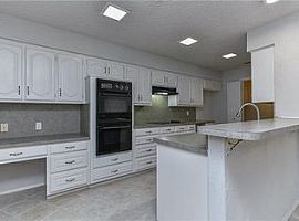 1352 W Hulgan Cir, Desoto, Tx 75115 4 Beds 2 Baths 2,274 Sqft in Desoto, TX (Photo 6 of 9)