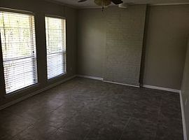 3 Beds 1 Bath in Birmingham, AL (Photo 2 of 4)