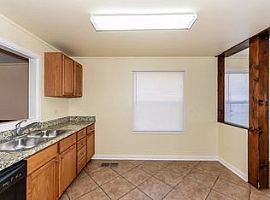 316 Neola St, Park Forest, Il 60466 3 Beds 1 Bath in Park Forest, IL (Photo 7 of 11)