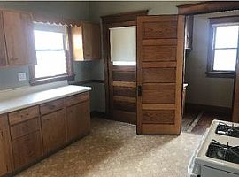 1814 N Indiana Ave, Peoria, Il 61603 Rent $650 Anddep $650 in Peoria, IL (Photo 3 of 8)