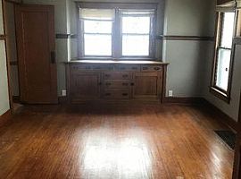 1814 N Indiana Ave, Peoria, Il 61603 Rent $650 Anddep $650 in Peoria, IL (Photo 5 of 8)