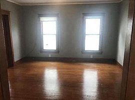 1814 N Indiana Ave, Peoria, Il 61603 Rent $650 Anddep $650 in Peoria, IL (Photo 6 of 8)