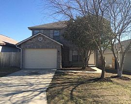 A Beautiful 3 Bedroom Apartment, with 2 Bathrooms in San Antonio, TX