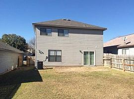 A Beautiful 3 Bedroom Apartment, with 2 Bathrooms in San Antonio, TX (Photo 12 of 12)