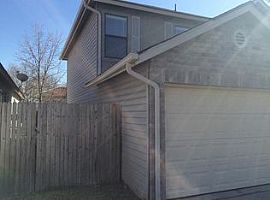 A Beautiful 3 Bedroom Apartment, with 2 Bathrooms in San Antonio, TX (Photo 2 of 12)