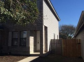 A Beautiful 3 Bedroom Apartment, with 2 Bathrooms in San Antonio, TX (Photo 3 of 12)