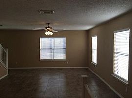 A Beautiful 3 Bedroom Apartment, with 2 Bathrooms in San Antonio, TX (Photo 7 of 12)