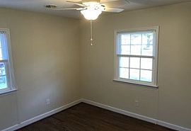 212 N Lumber St, Nashville, Nc 27856 3 Beds 2 Baths 1,092 Sqft in Nashville, NC (Photo 5 of 12)