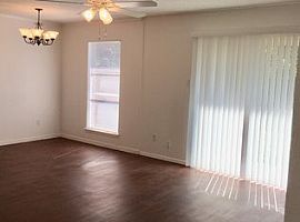 322 S 1st St, Wylie, Tx 75098 3 Beds 2 Baths 1,200 Sqft in Wylie, TX (Photo 3 of 8)