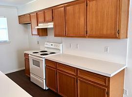 322 S 1st St, Wylie, Tx 75098 3 Beds 2 Baths 1,200 Sqft in Wylie, TX (Photo 4 of 8)