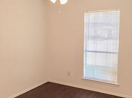 322 S 1st St, Wylie, Tx 75098 3 Beds 2 Baths 1,200 Sqft in Wylie, TX (Photo 7 of 8)