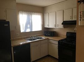 3 Beds 2 Baths in Stone Mountain, GA (Photo 3 of 5)