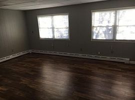 192 Oak St, Rossford, Oh 43460 Rent $650 and Dep $650 in Rossford, OH (Photo 3 of 10)