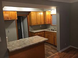 192 Oak St, Rossford, Oh 43460 Rent $650 and Dep $650 in Rossford, OH (Photo 5 of 10)