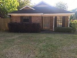 1050 Schaub Ave, Mobile, Al 36609 in Mobile, AL (Photo 2 of 3)