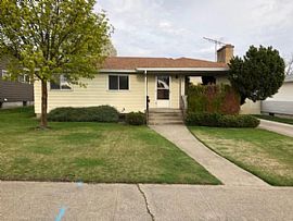 Spacious Detached 2 Car Garage, Nice Sized Partially Fenced Yar in Spokane, WA