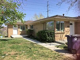 2 Bed 1 Bath Unit. This Unit Is Fully Remolded Inside. in Denver, CO