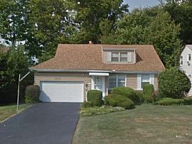 Beautiful Large Cape Cod Style Home in Beachwood, OH
