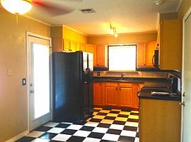 Casady Hills  Nice Open Living Room with Large Windows in Oklahoma City, OK (Photo 3 of 5)