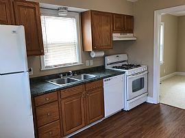 Recently Renovated One-Story Home with Level Yard in Nice Kanaw in Charleston, WV (Photo 2 of 5)