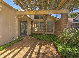 5801 Smoke Glass Trl, Dallas, Tx 75252 2 Beds 2 Baths 1,398 Sqf in Dallas, TX (Photo 3 of 3)