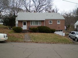 86 London Dr, Hamden, Ct 06517 3 Beds 1.5 Baths 2,540 Sqft in Hamden, CT