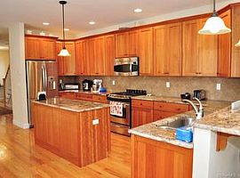 1421 Farmington Ave Apt D, Farmington, Ct 06032 3 Beds 3 Baths  in Farmington, CT (Photo 2 of 2)