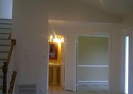 5586 Sequoia Farms Dr, Centreville, Va 20120 3 Beds 3.5 Baths in Centreville, VA (Photo 5 of 6)