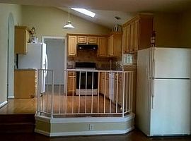 5586 Sequoia Farms Dr, Centreville, Va 20120 3 Beds 3.5 Baths in Centreville, VA (Photo 6 of 6)