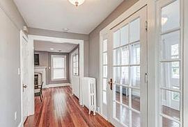 117 E Alexandria Ave, Alexandria, Va 22301 2 Beds 1 Bath in Alexandria, VA (Photo 3 of 8)